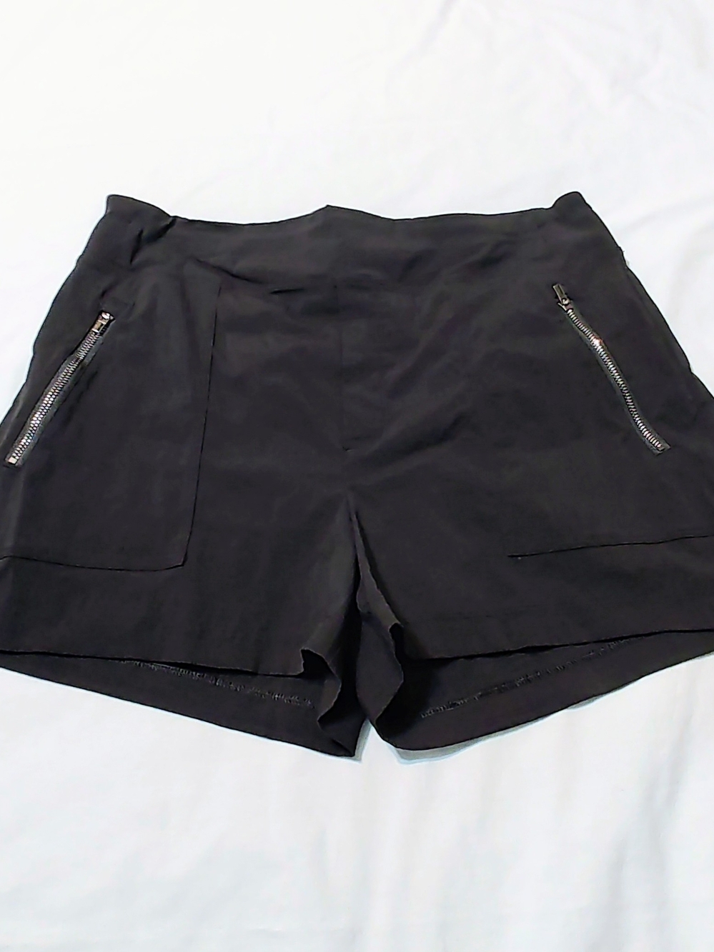 Athleta Trekkie North Mid-rise Short